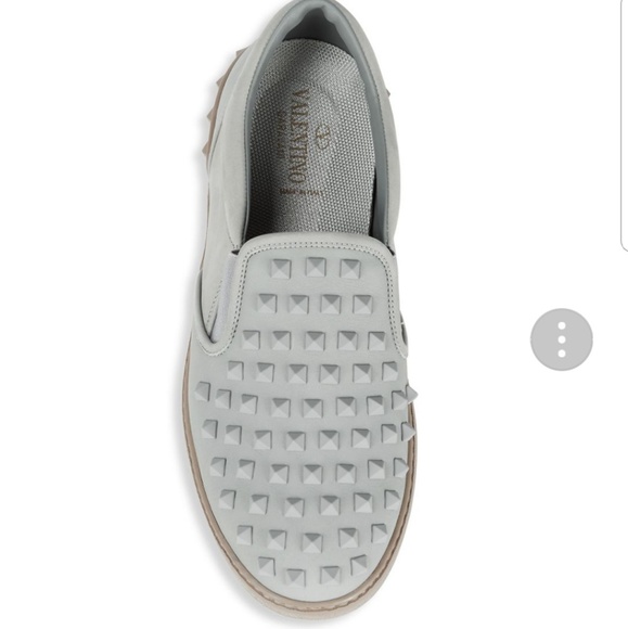 Slips on - Picture 1 of 4